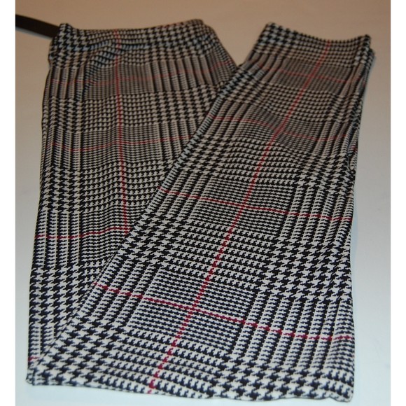 PLUS SIZE Plaid Buttery Soft Womens Red Black‎ Plaid Leggings - Picture 1 of 3